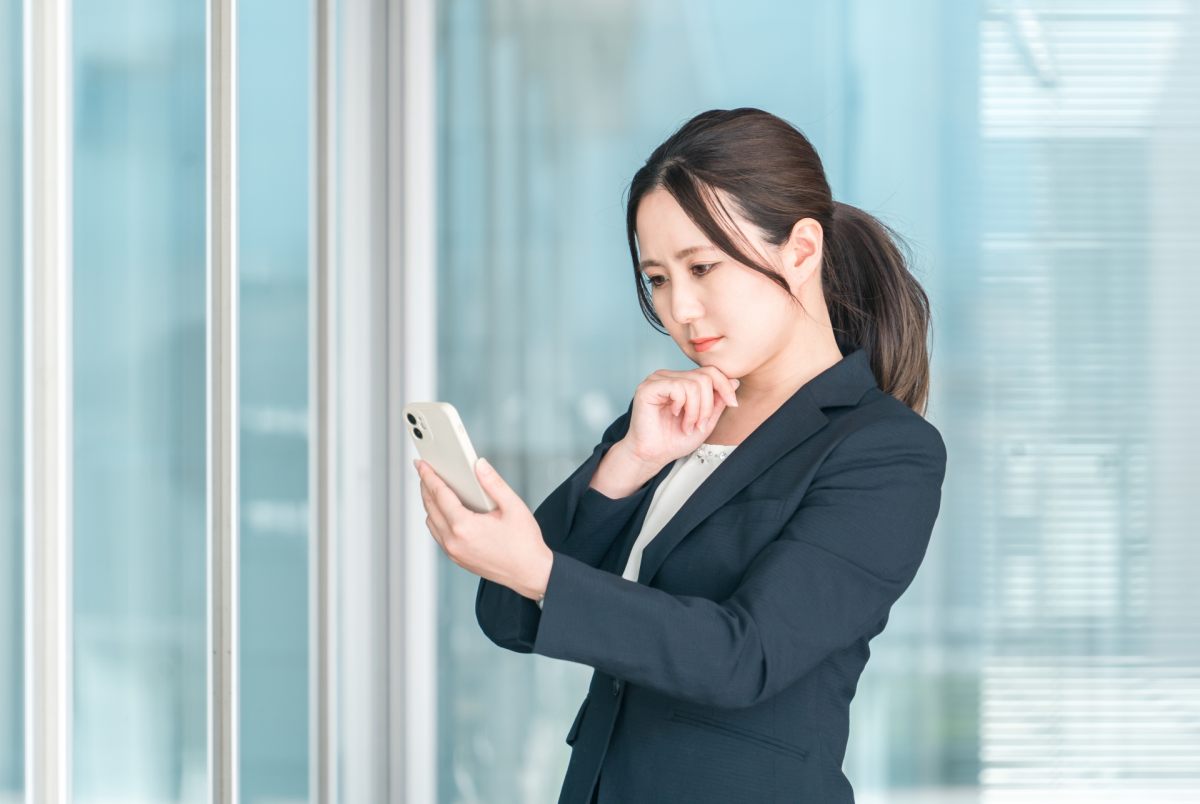 キャリアに悩む20代の女性